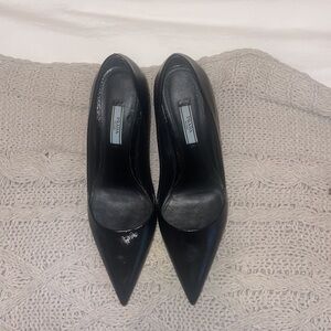 Prada saffiano leather pointed pumps - black size 40 eur/ 9 US